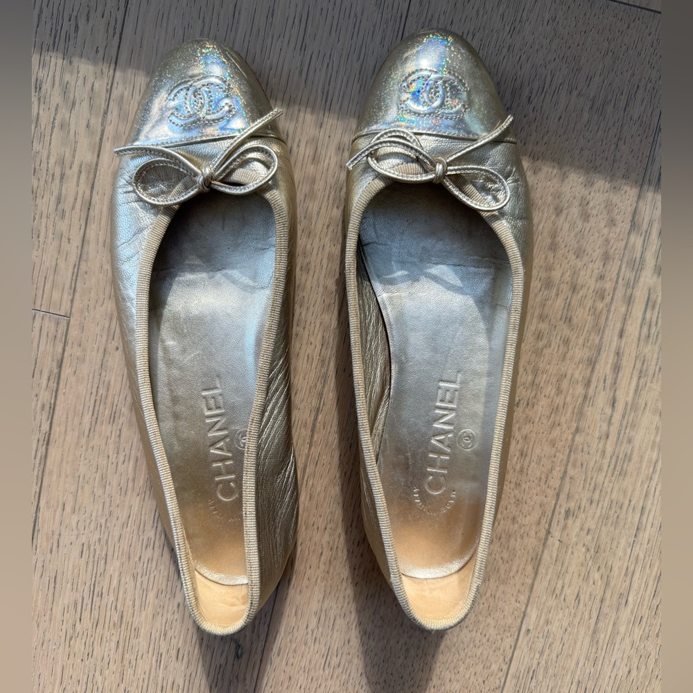 CHANEL Metallic Gold Flats with Bow